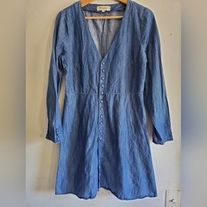 Madewell Denim Lilyblosom button down dress size 8.